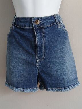 High-Rise Blue Denim Jean Shorts with Frayed Hem Red Sripes